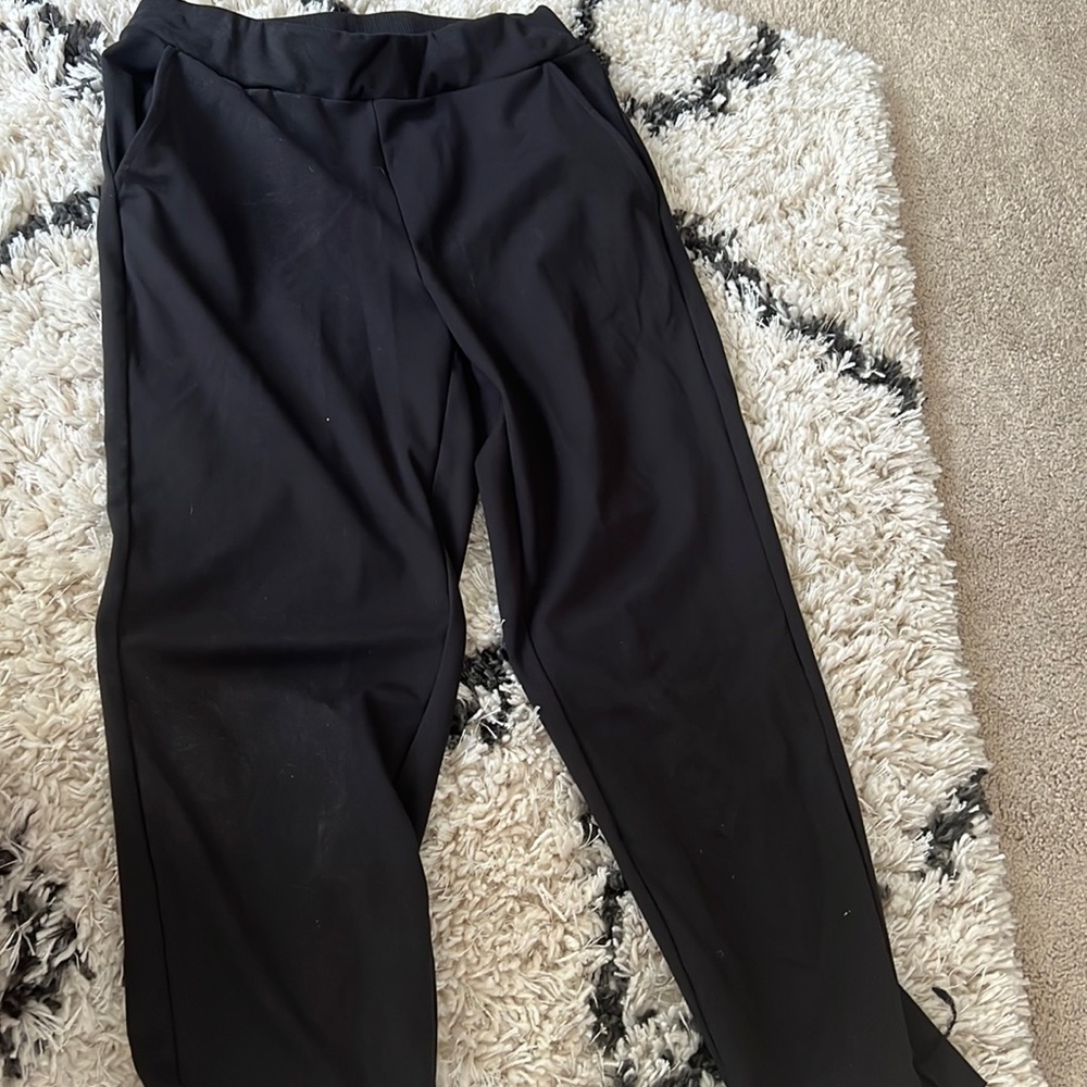 Small black lounge pants